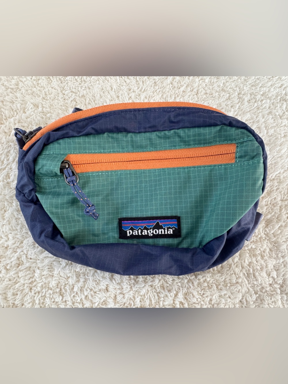 Patagonia Ultralight Black Hole Mini Hip Pack Wavy Blue 1L NWT